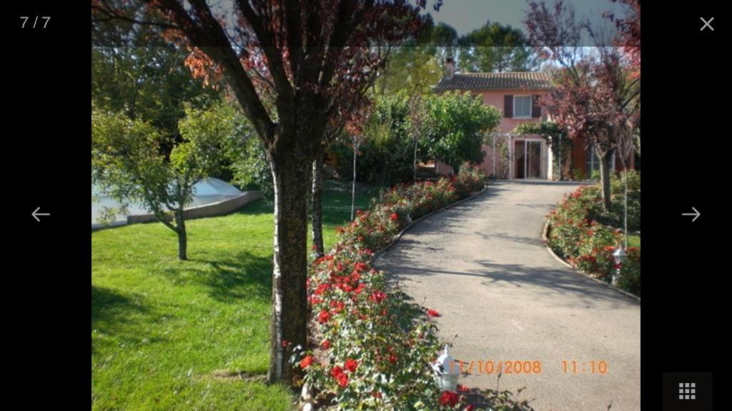 Chambres D'Hotes Marylou Valensole Esterno foto
